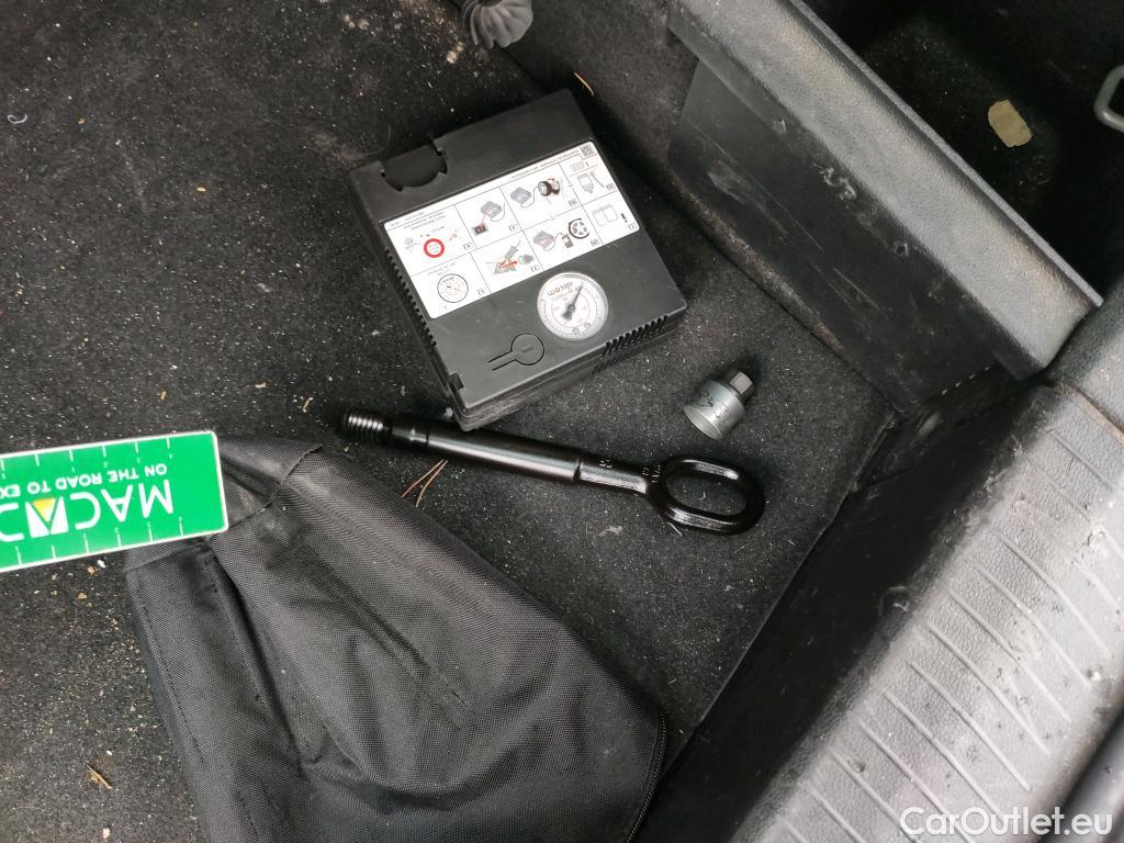  Volkswagen  Tiguan VOLKSWAGEN  / 2020 / 5P / todoterreno Life 2.0 TDI 110kW (150CV) DSG (AC2) #11