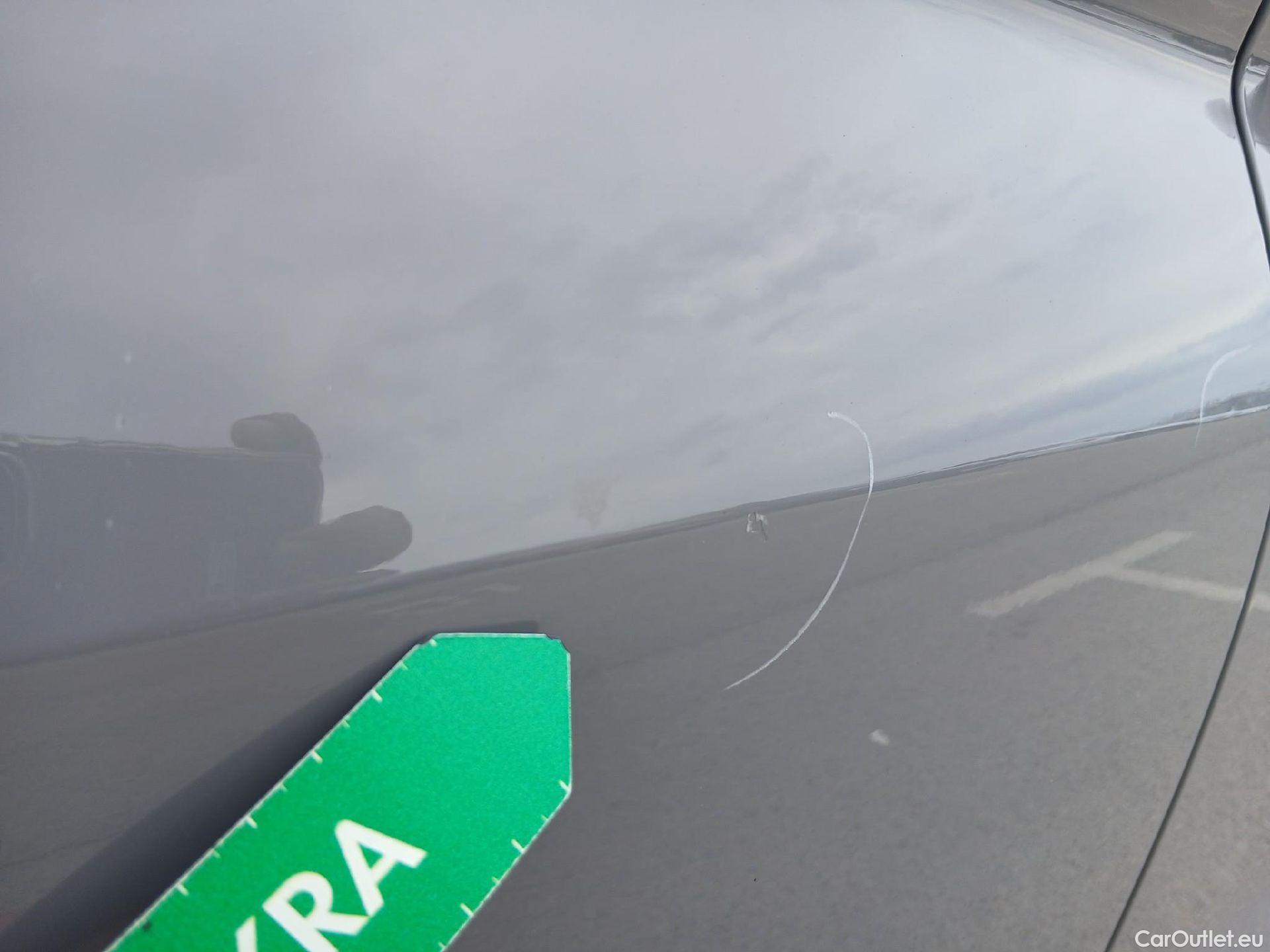  Volkswagen  Tiguan VOLKSWAGEN  / 2020 / 5P / todoterreno Life 2.0 TDI 110kW (150CV) DSG #36