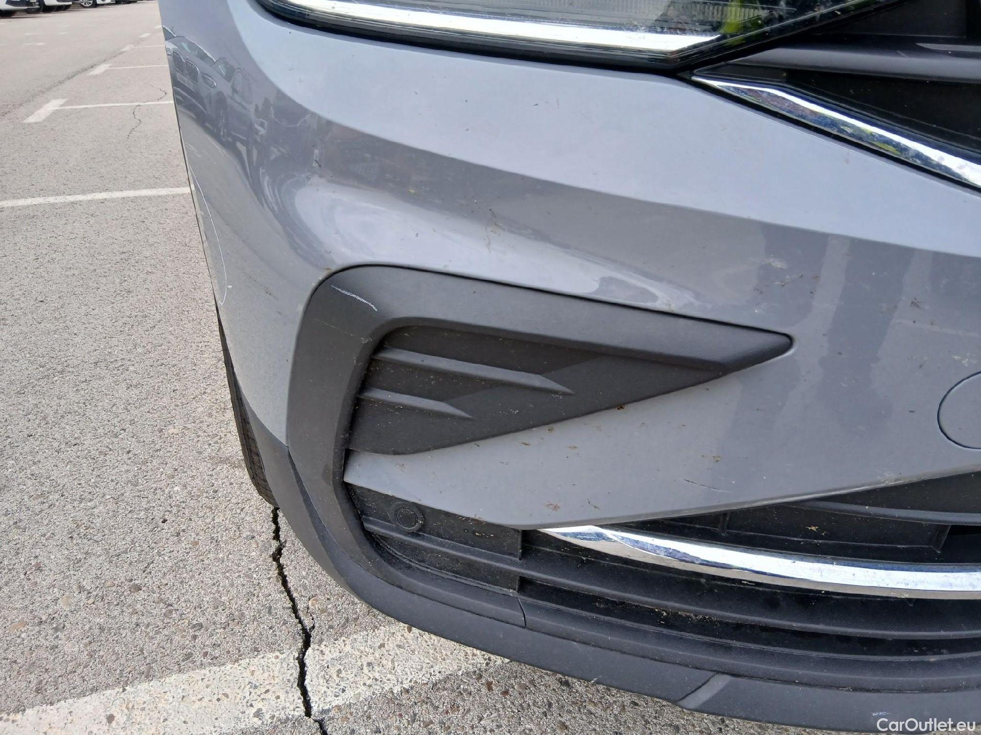  Volkswagen  Tiguan VOLKSWAGEN  / 2020 / 5P / todoterreno Life 2.0 TDI 110kW (150CV) DSG #8