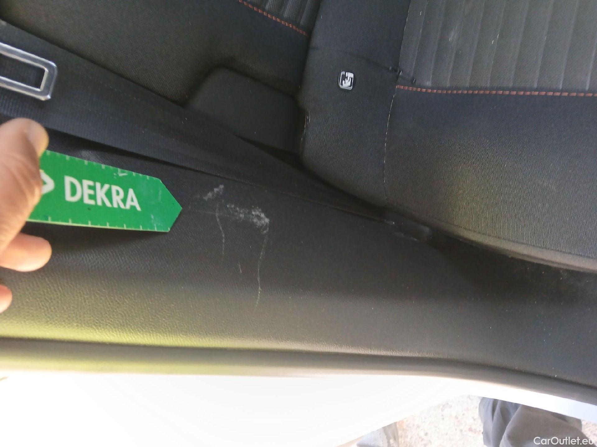  Peugeot  2008 PEUGEOT  / 2019 / 5P / todoterreno Active BlueHDI 81kW (110CV) #5