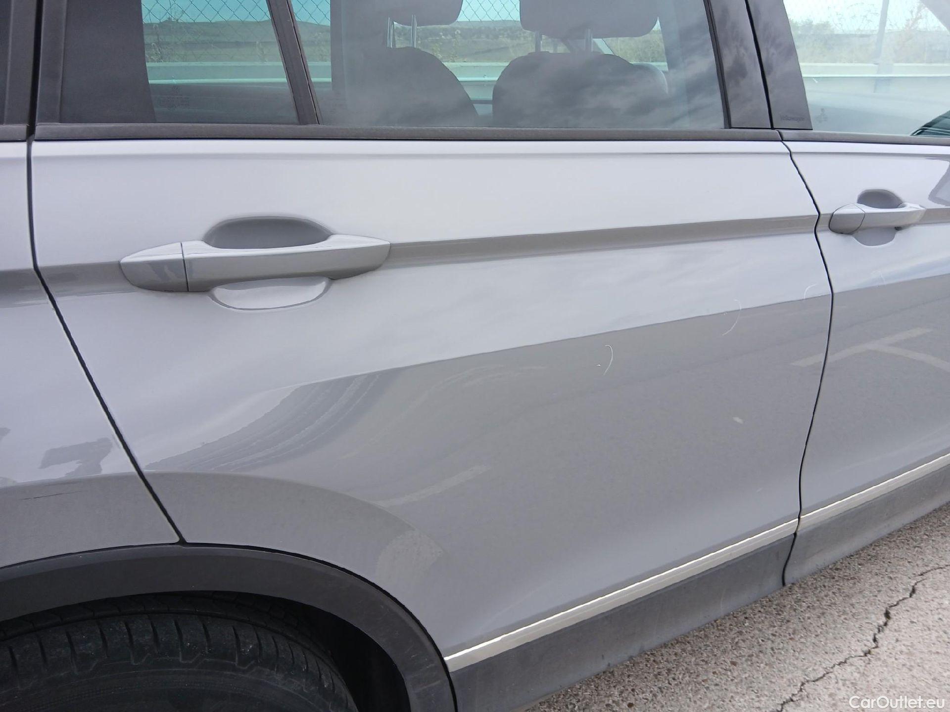  Volkswagen  Tiguan VOLKSWAGEN  / 2020 / 5P / todoterreno Life 2.0 TDI 110kW (150CV) DSG #37