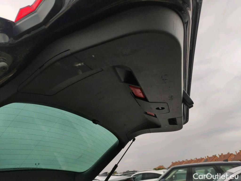  Volkswagen  Tiguan VOLKSWAGEN  / 2020 / 5P / todoterreno Life 2.0 TDI 110kW (150CV) DSG (AC2) #18