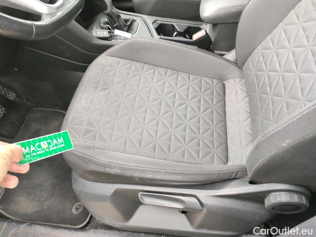  Volkswagen  Tiguan VOLKSWAGEN  / 2020 / 5P / todoterreno Life 2.0 TDI 110kW (150CV) DSG (AC2) #15