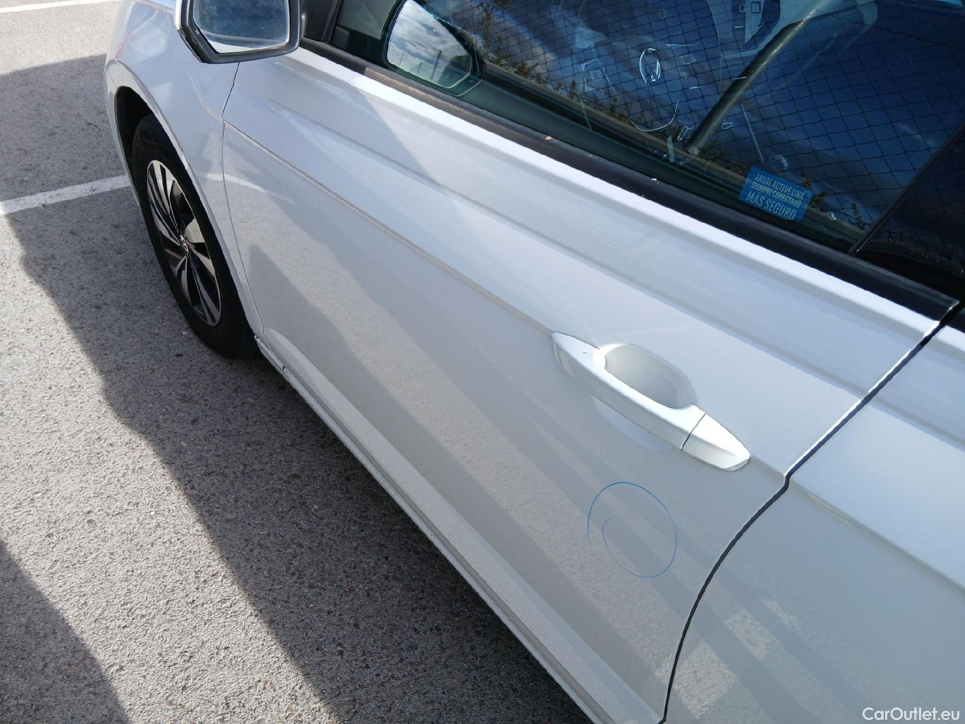  Volkswagen  Polo VOLKSWAGEN  / 2017 / 5P / berlina con portón Advance 1.0 TSI 70kW (95CV) #16