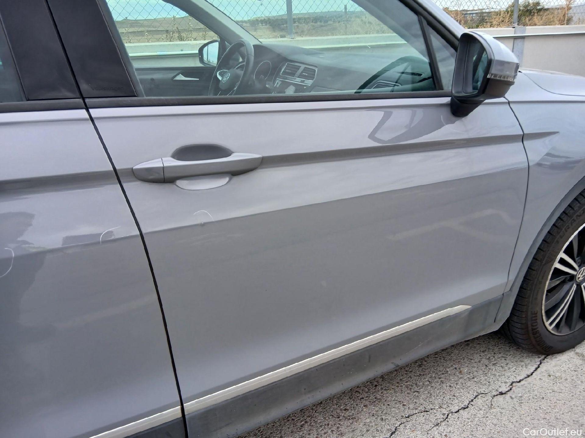  Volkswagen  Tiguan VOLKSWAGEN  / 2020 / 5P / todoterreno Life 2.0 TDI 110kW (150CV) DSG #41