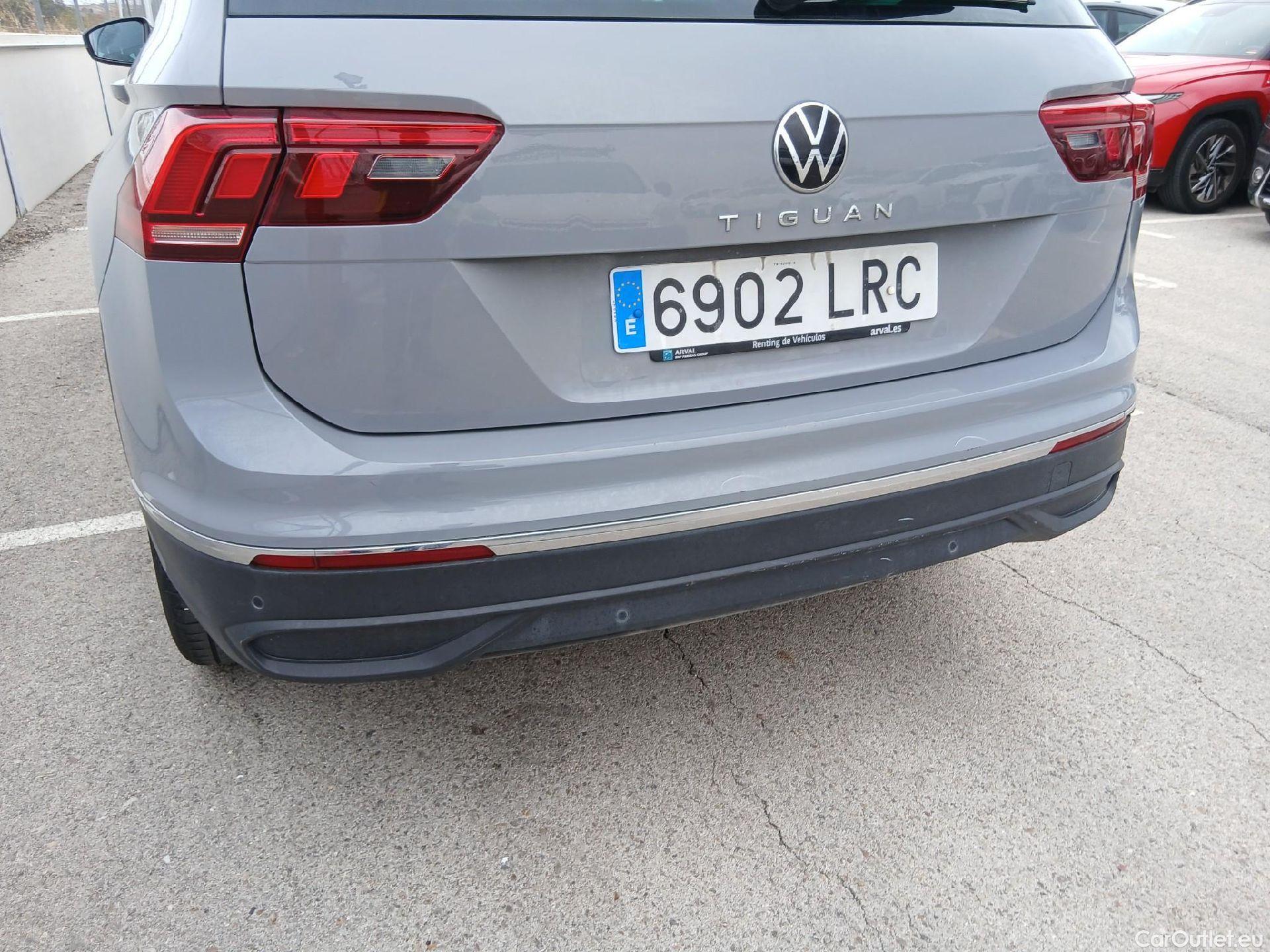  Volkswagen  Tiguan VOLKSWAGEN  / 2020 / 5P / todoterreno Life 2.0 TDI 110kW (150CV) DSG #30