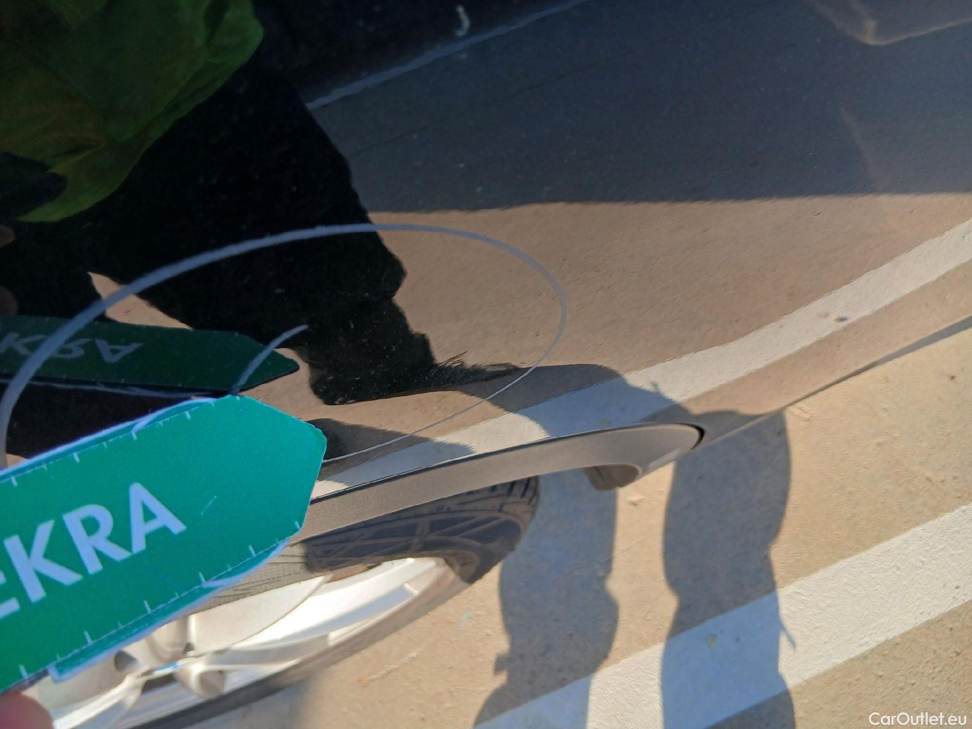  Bmw  X1 BMW  / 2019 / 5P / todoterreno sDrive16d Business #24