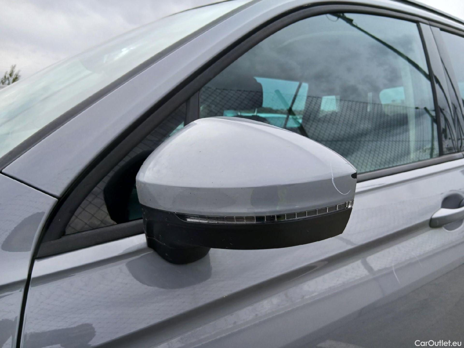  Volkswagen  Tiguan VOLKSWAGEN  / 2020 / 5P / todoterreno Life 2.0 TDI 110kW (150CV) DSG #16