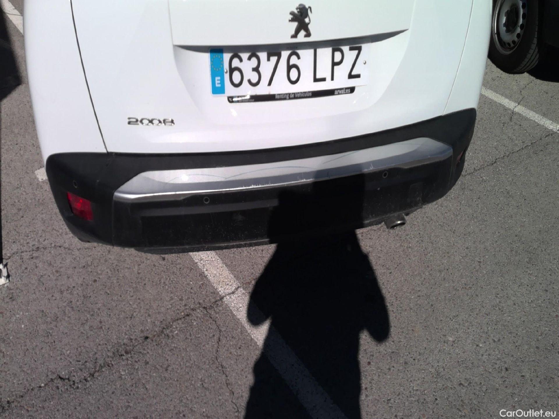  Peugeot  2008 PEUGEOT  / 2019 / 5P / todoterreno Active BlueHDI 81kW (110CV) #22