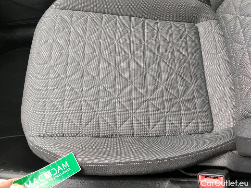  Volkswagen  Tiguan VOLKSWAGEN  / 2020 / 5P / todoterreno Life 2.0 TDI 110kW (150CV) DSG (AC2) #16