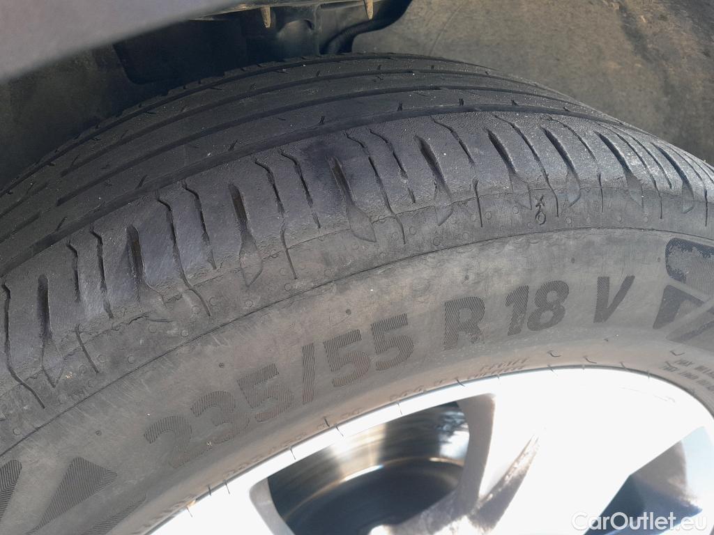  Volvo  XC 40 VOLVO XC40 / 2017 / 5P / todoterreno 1.5 T3 Momentum Pro #4