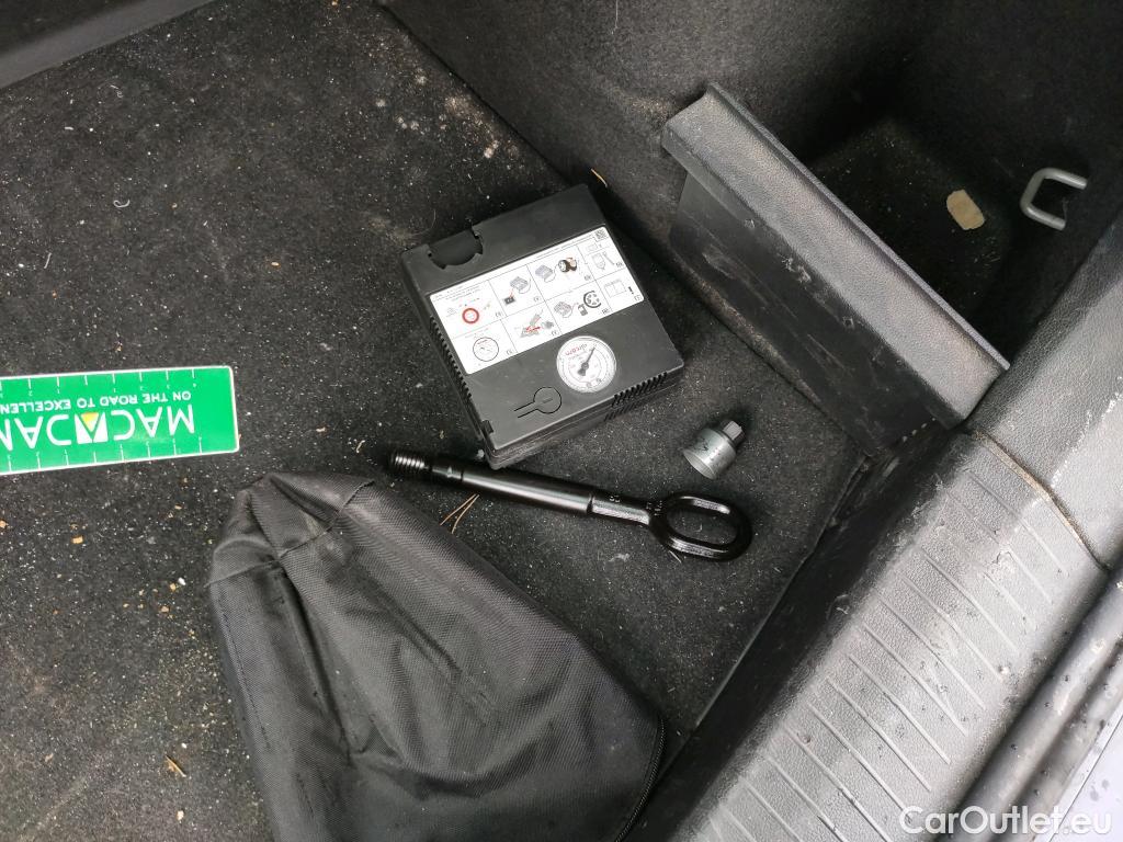  Volkswagen  Tiguan VOLKSWAGEN  / 2020 / 5P / todoterreno Life 2.0 TDI 110kW (150CV) DSG (AC2) #10