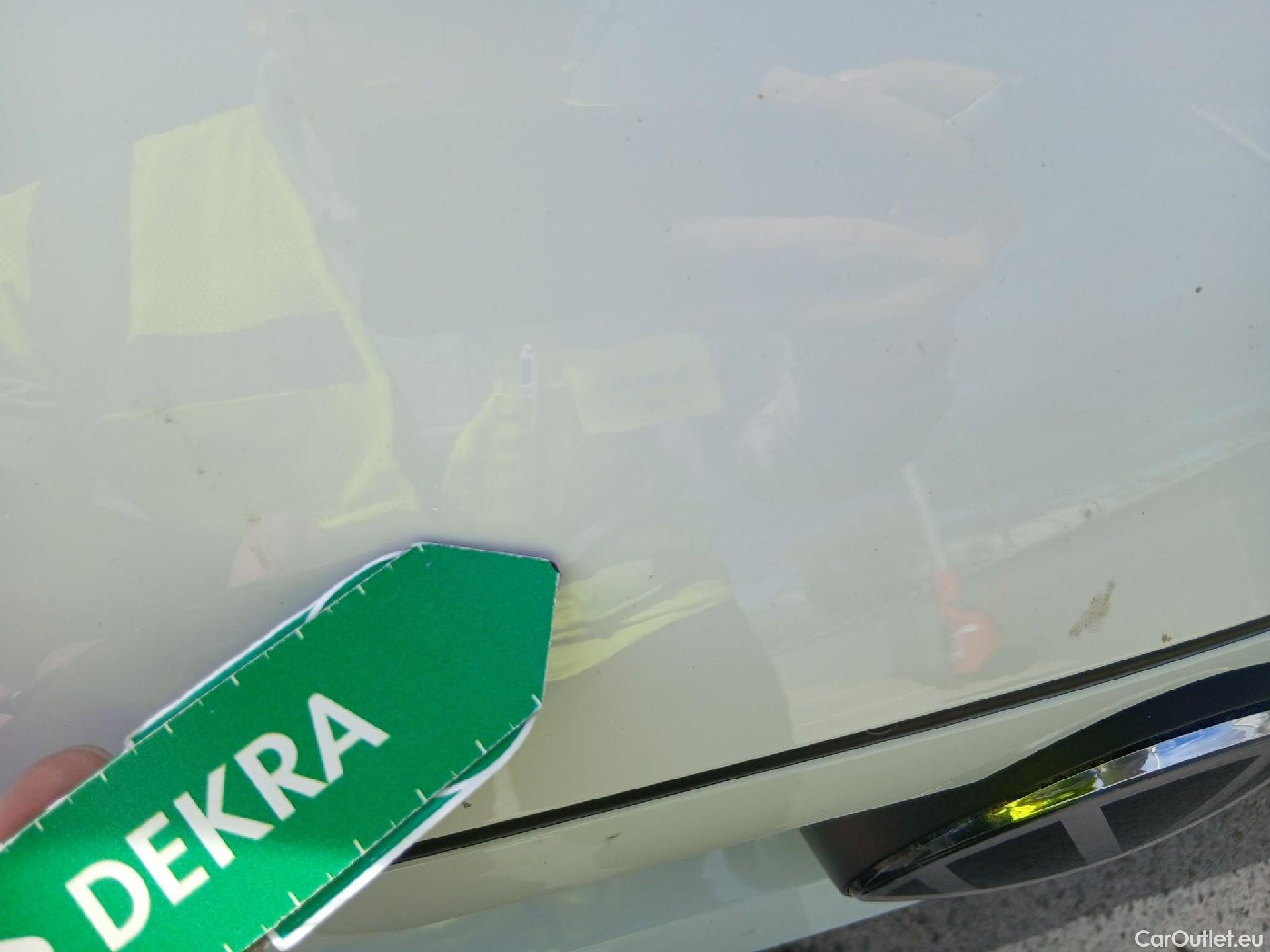  Volkswagen  Polo VOLKSWAGEN  / 2017 / 5P / berlina con portón Advance 1.0 TSI 70kW (95CV) #5