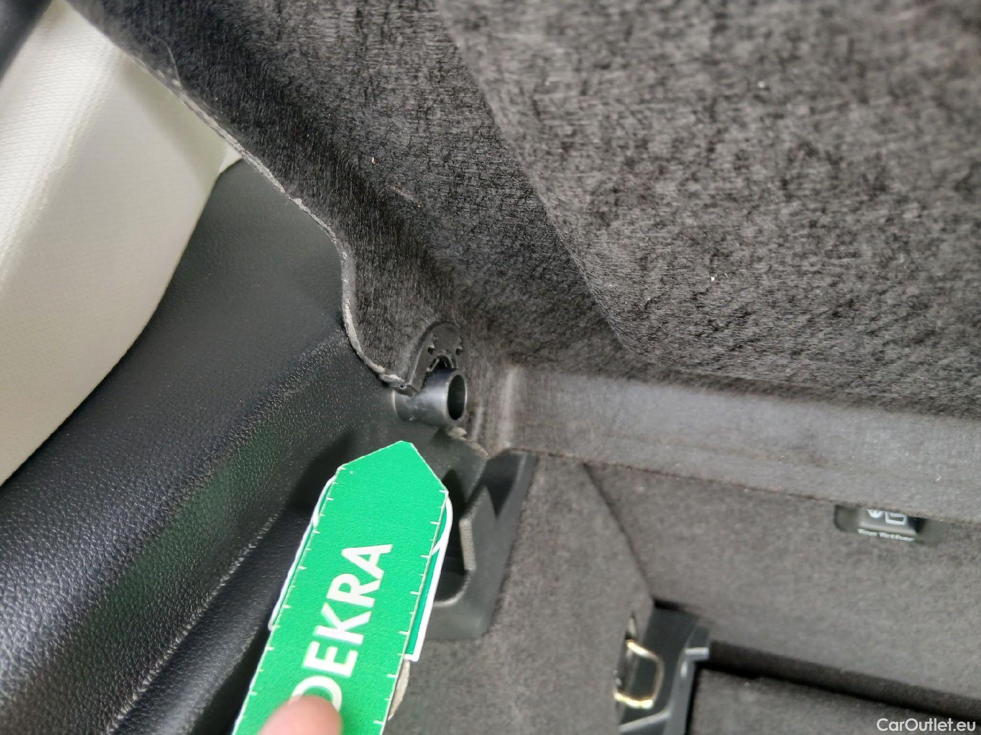  Volkswagen  T-ROC VOLKSWAGEN  / 2017 / 5P / todoterreno Advance 2.0 TDI 110kW (150CV) DSG (AC2) #3