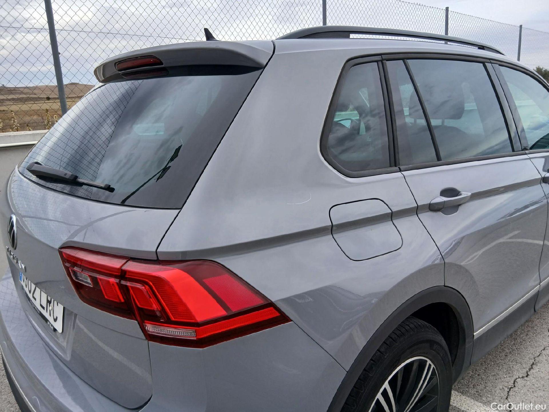  Volkswagen  Tiguan VOLKSWAGEN  / 2020 / 5P / todoterreno Life 2.0 TDI 110kW (150CV) DSG #34