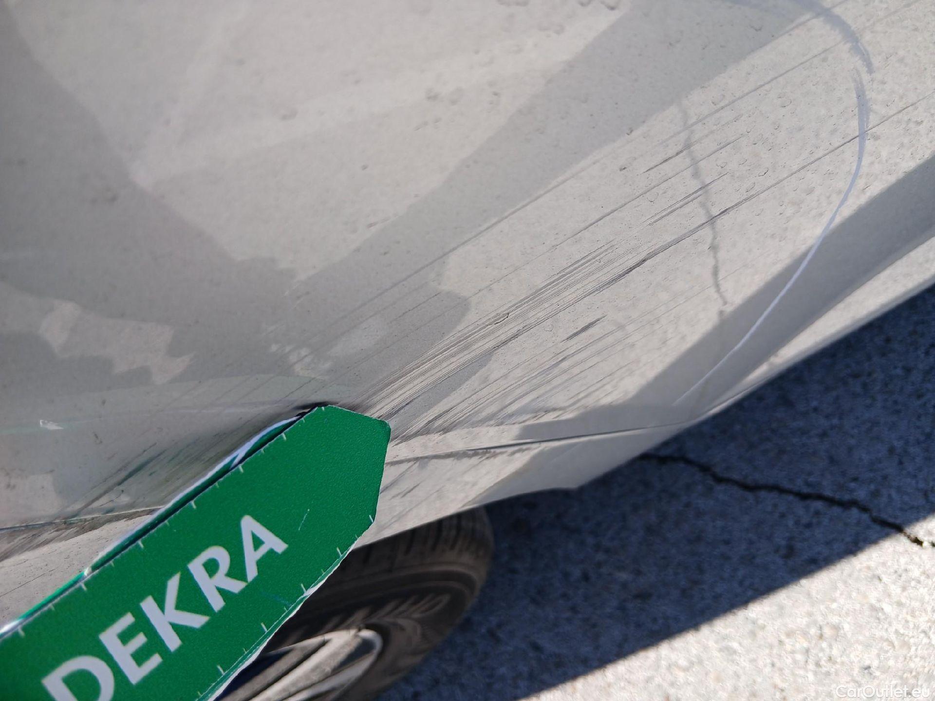  Volkswagen  Polo VOLKSWAGEN  / 2021 / 5P / berlina con portón Life 1.0 TSI 70kW (95CV) #21