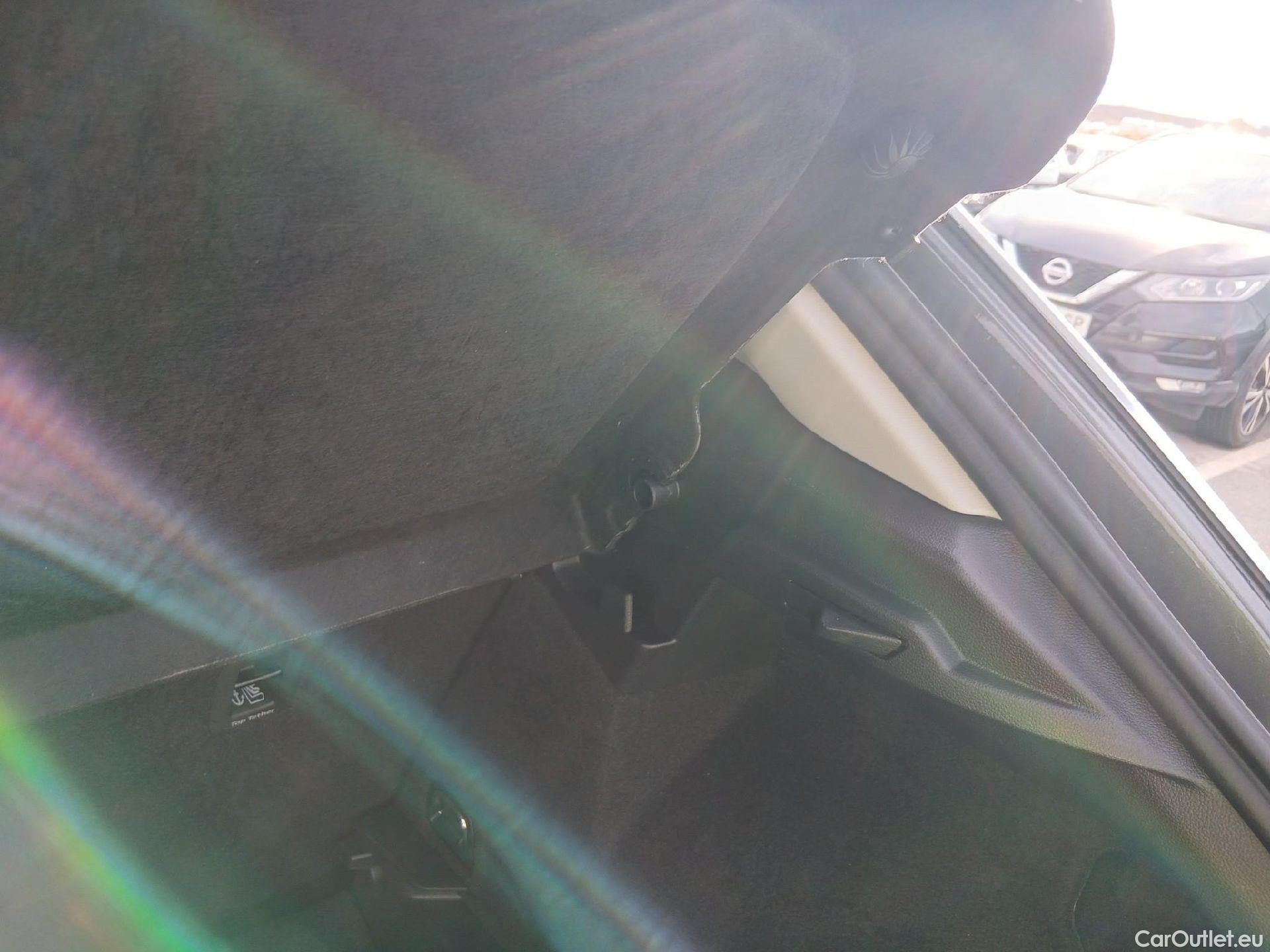  Volkswagen  T-ROC VOLKSWAGEN  / 2017 / 5P / todoterreno Advance 2.0 TDI 110kW (150CV) DSG (AC2) #5