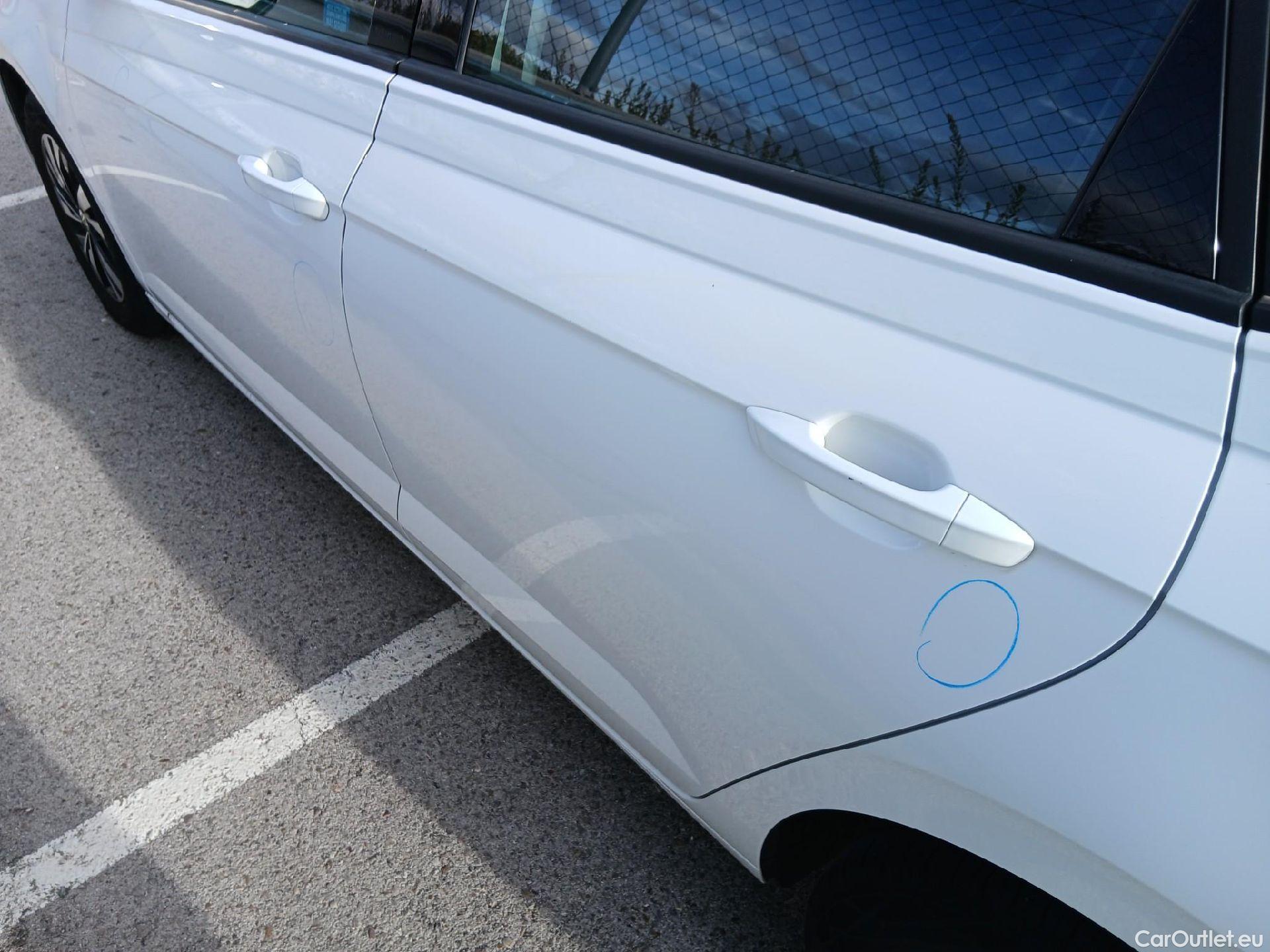  Volkswagen  Polo VOLKSWAGEN  / 2017 / 5P / berlina con portón Advance 1.0 TSI 70kW (95CV) #17