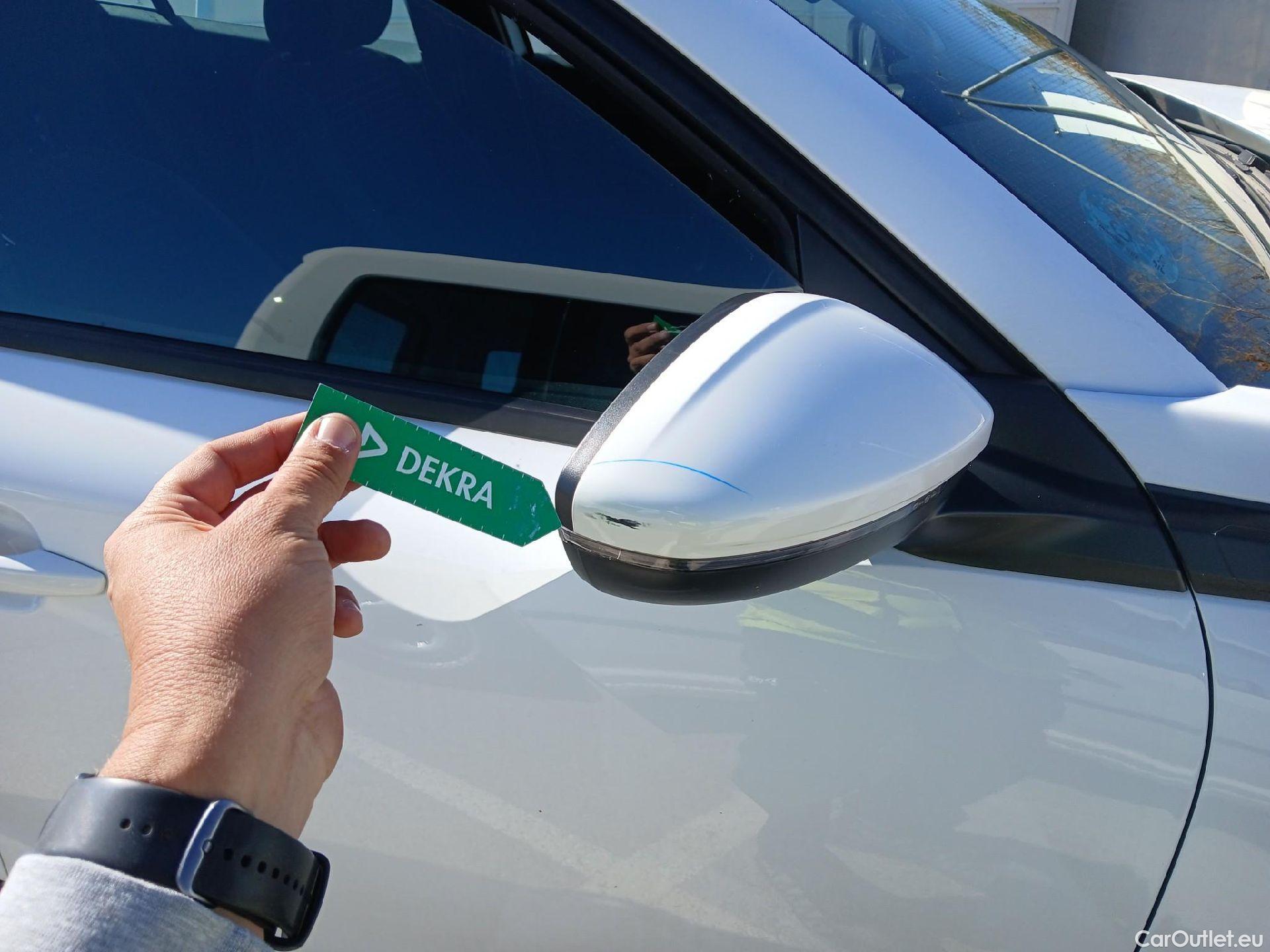  Peugeot  2008 PEUGEOT  / 2019 / 5P / todoterreno Active BlueHDI 81kW (110CV) #26