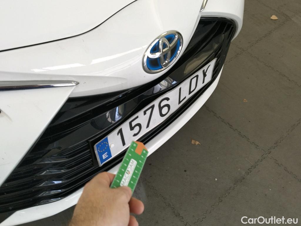  Toyota  Yaris TOYOTA  / 2017 / 5P / berlina con portón 1.5 100H Active #20