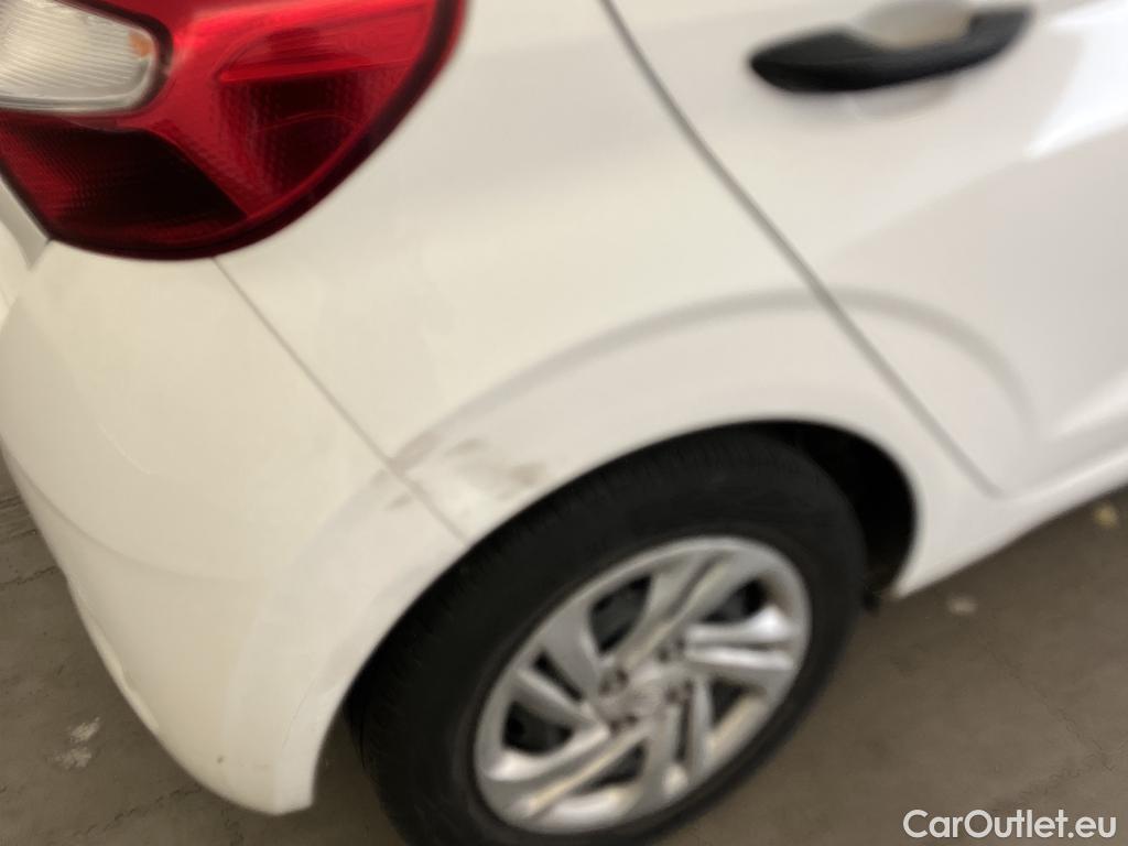  Hyundai  i10 HYUNDAI  / 2020 / 5P / berlina con portón 1.0 Essence #3