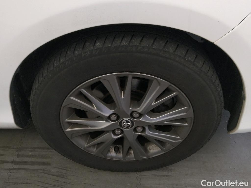  Toyota  Yaris TOYOTA  / 2017 / 5P / berlina con portón 1.5 100H Active #7
