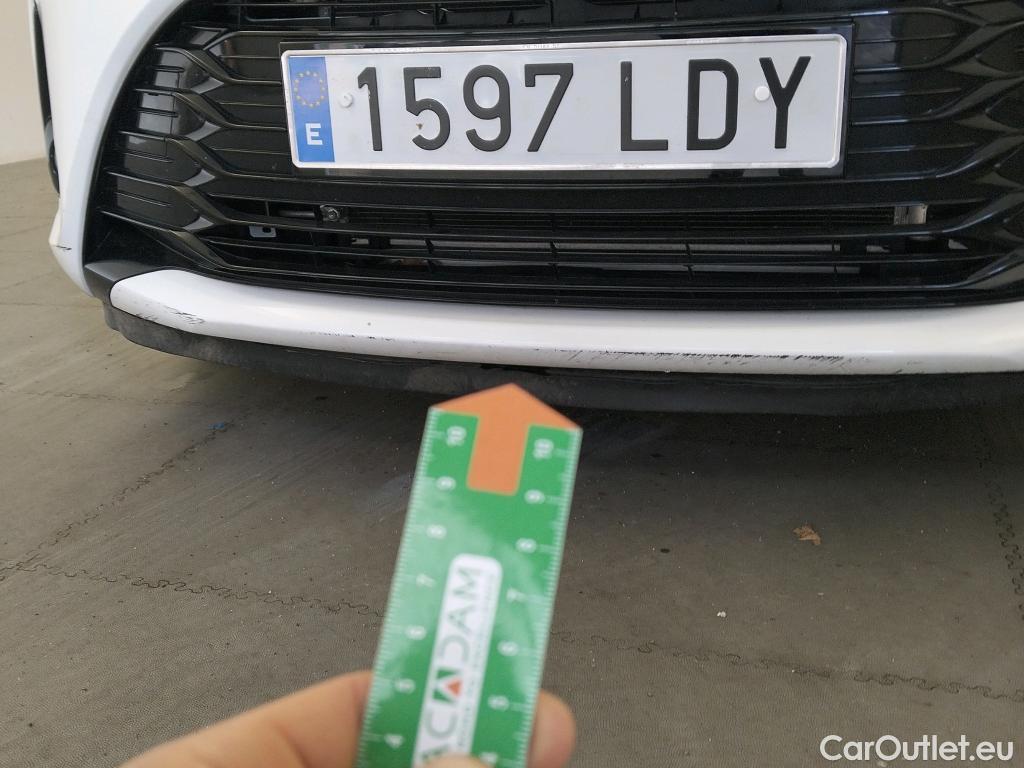  Toyota  Yaris TOYOTA  / 2017 / 5P / berlina con portón 1.5 100H Active #12