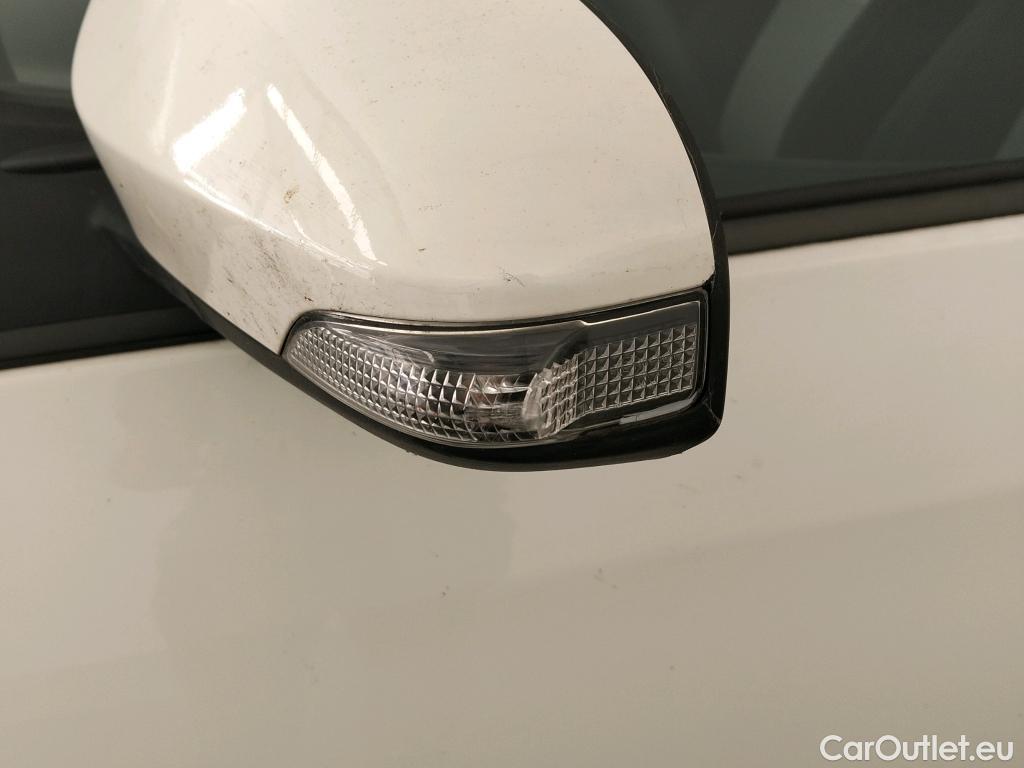  Toyota  Yaris TOYOTA  / 2017 / 5P / berlina con portón 1.5 100H Active #22