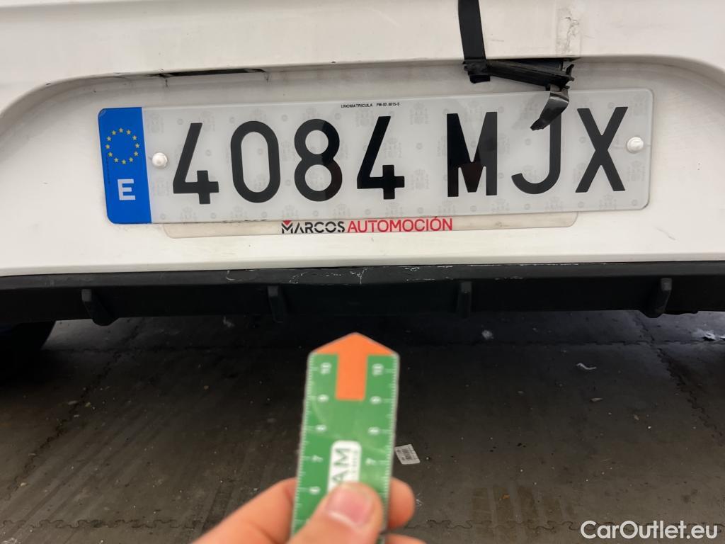  Hyundai  i10 HYUNDAI  / 2020 / 5P / berlina con portón 1.0 Essence #18