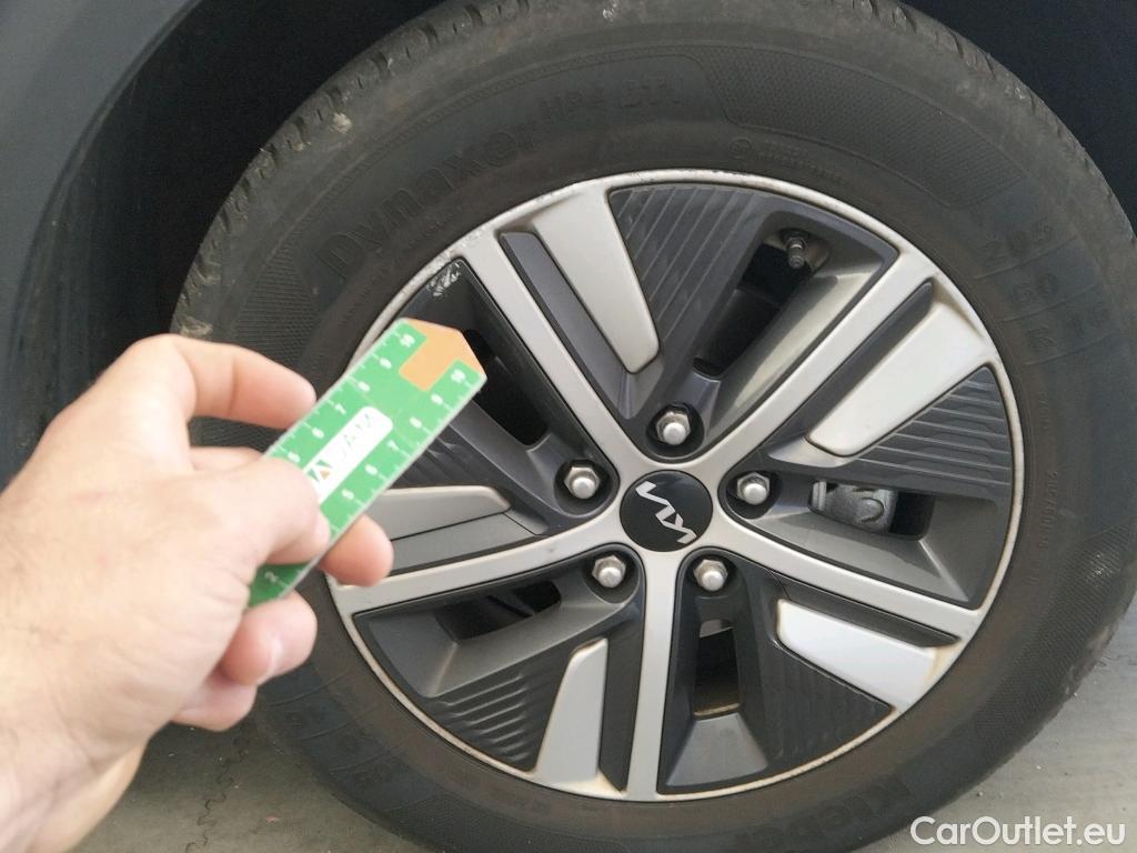  KIA  Niro KIA  / 2019 / 5P / crossover 1.6 GDi PHEV 104kW (141CV) Drive #14