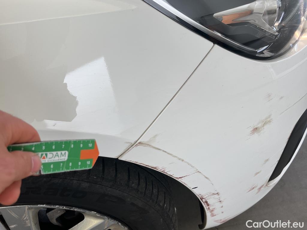  Peugeot  308 PEUGEOT  / 2017 / 5P / berlina con portón 5p Active Pack BlueHDi 130 S&S (AC) #29