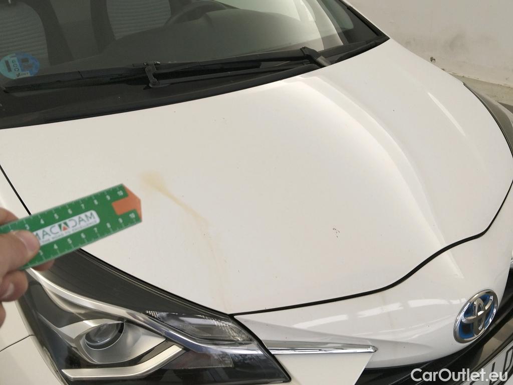  Toyota  Yaris TOYOTA  / 2017 / 5P / berlina con portón 1.5 100H Active #2