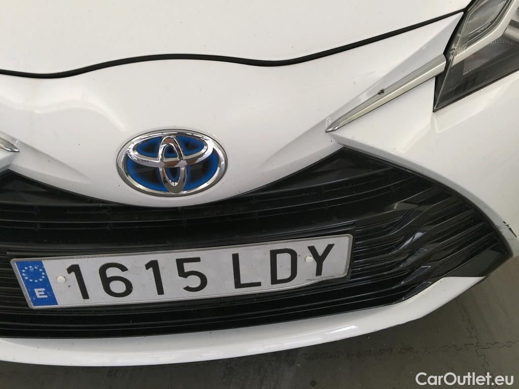  Toyota  Yaris TOYOTA  / 2017 / 5P / berlina con portón 1.5 100H Active #17
