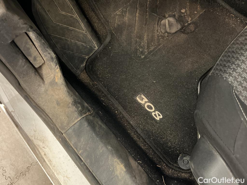  Peugeot  308 PEUGEOT  / 2017 / 5P / berlina con portón 5p Active Pack BlueHDi 130 S&S (AC) #11