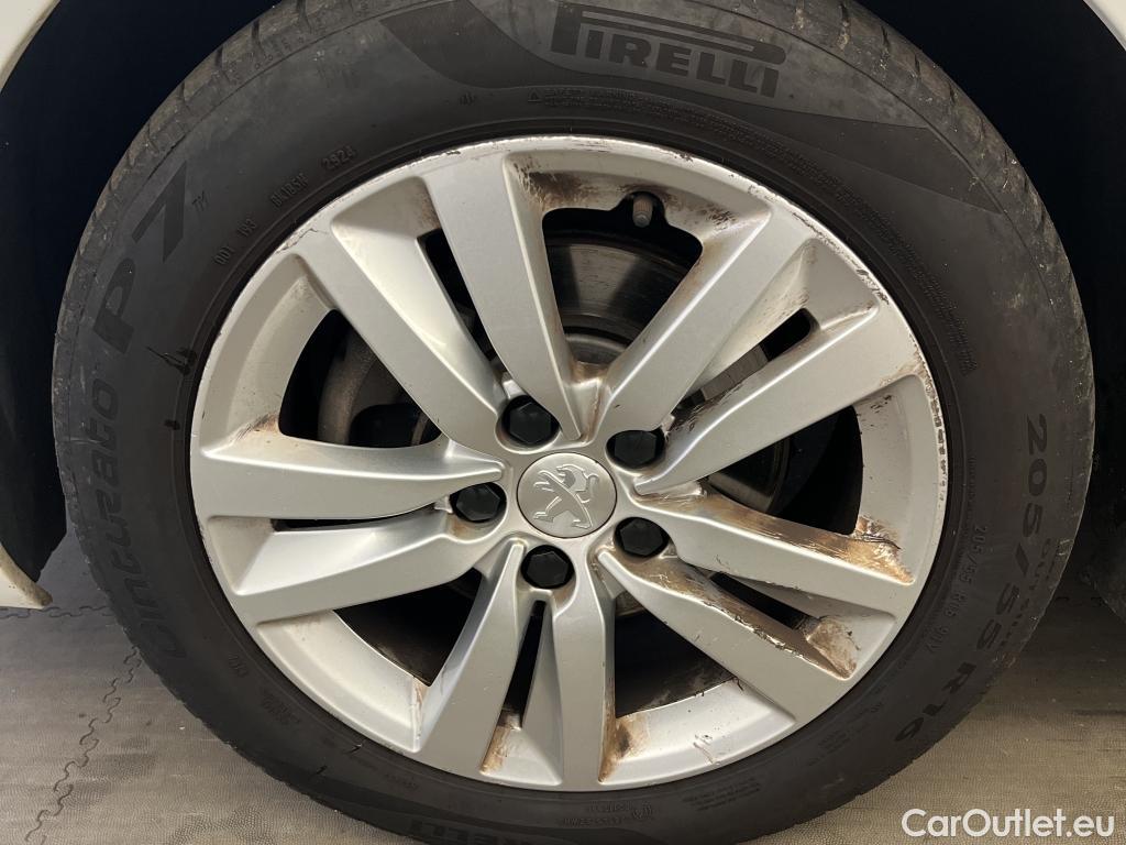  Peugeot  308 PEUGEOT  / 2017 / 5P / berlina con portón 5p Active Pack BlueHDi 130 S&S (AC) #12