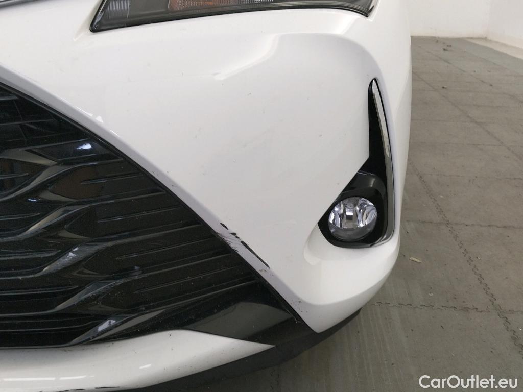  Toyota  Yaris TOYOTA  / 2017 / 5P / berlina con portón 1.5 100H Active #11