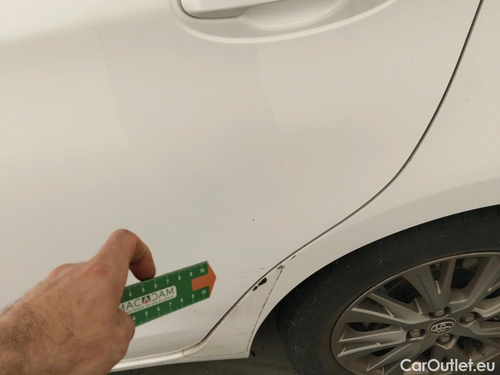  Toyota  Yaris TOYOTA  / 2017 / 5P / berlina con portón 1.5 100H Active #13