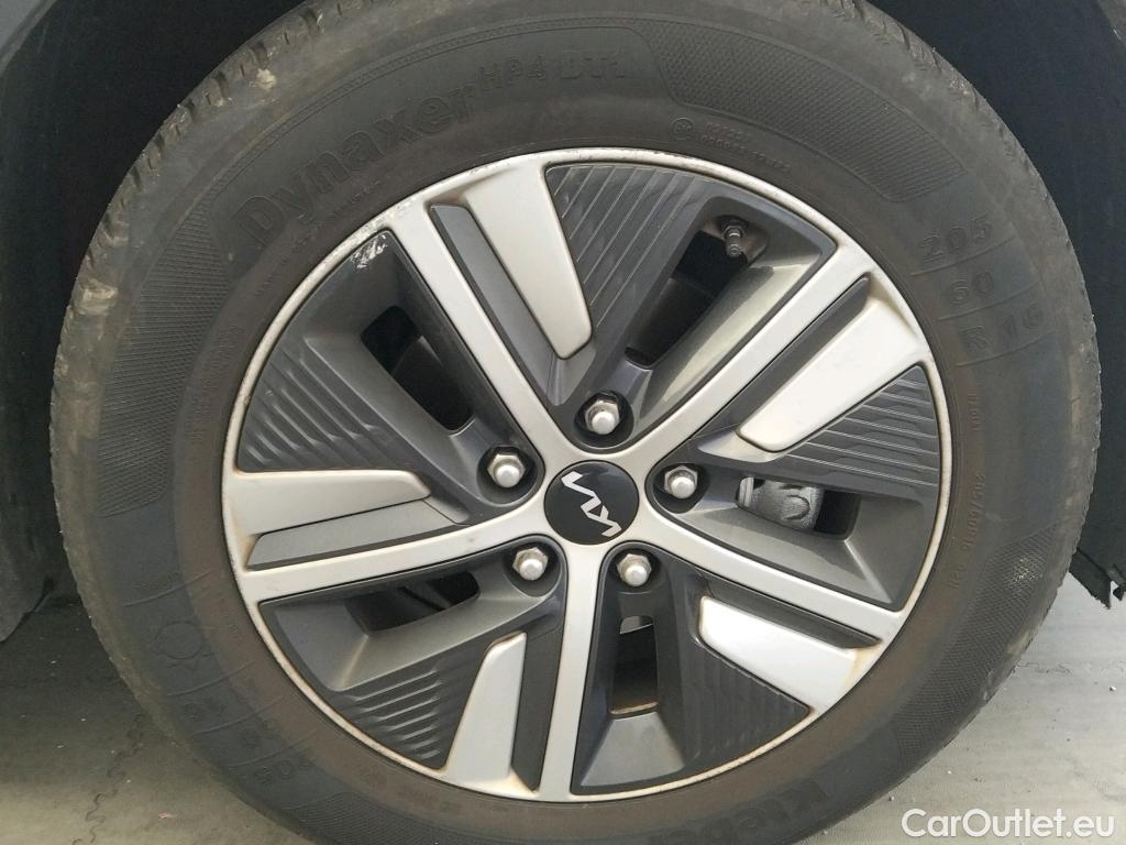  KIA  Niro KIA  / 2019 / 5P / crossover 1.6 GDi PHEV 104kW (141CV) Drive #13