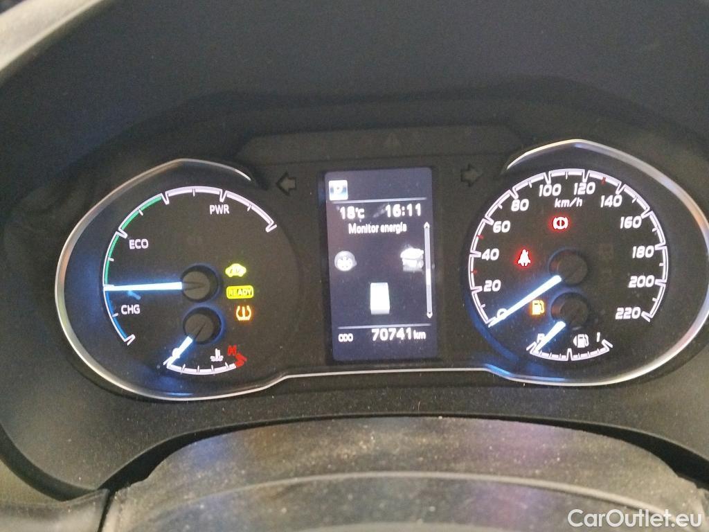  Toyota  Yaris TOYOTA  / 2017 / 5P / berlina con portón 1.5 100H Active #21