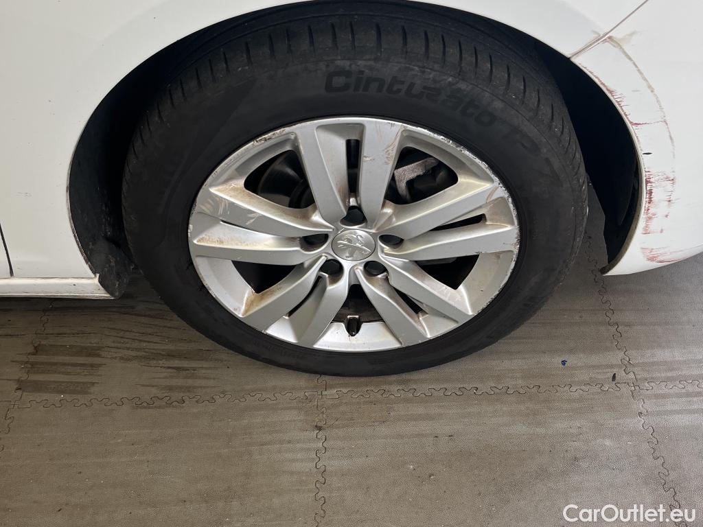  Peugeot  308 PEUGEOT  / 2017 / 5P / berlina con portón 5p Active Pack BlueHDi 130 S&S (AC) #14