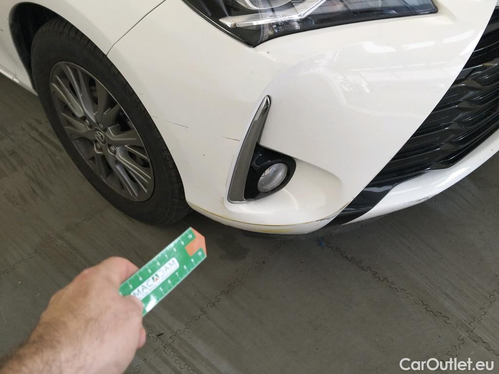  Toyota  Yaris TOYOTA  / 2017 / 5P / berlina con portón 1.5 100H Active #14