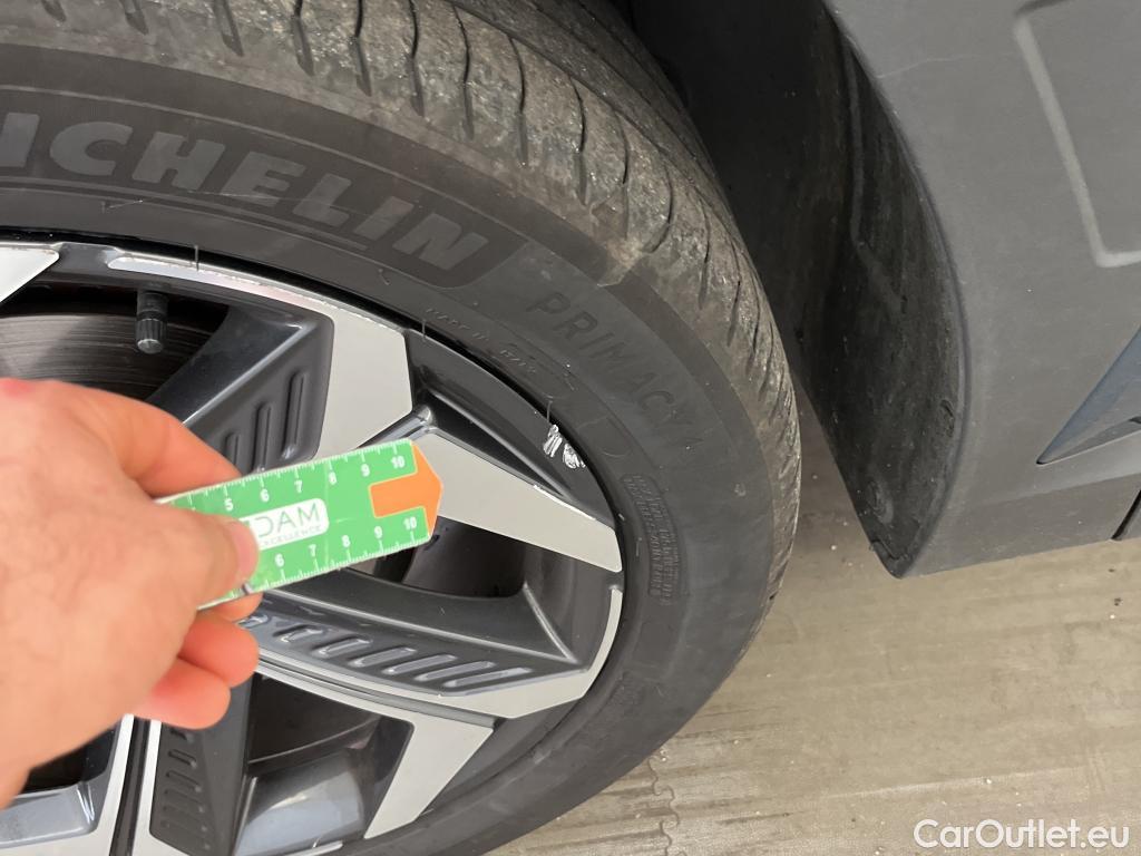  Hyundai  Tucson HYUNDAI  / 2020 / 5P / todoterreno 1.6 TGDI 169kW HEV Tecno Sky Auto #30