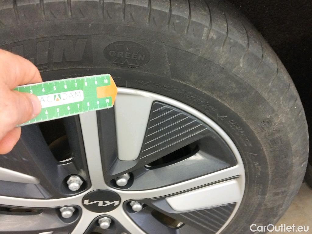  KIA  Niro KIA  / 2019 / 5P / crossover 1.6 GDi PHEV 104kW (141CV) Drive #2