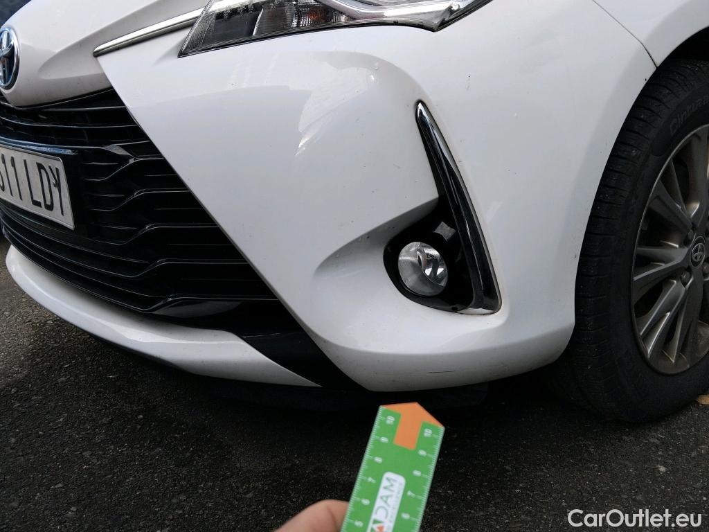  Toyota  Yaris TOYOTA  / 2017 / 5P / berlina con portón 1.5 100H Active #8