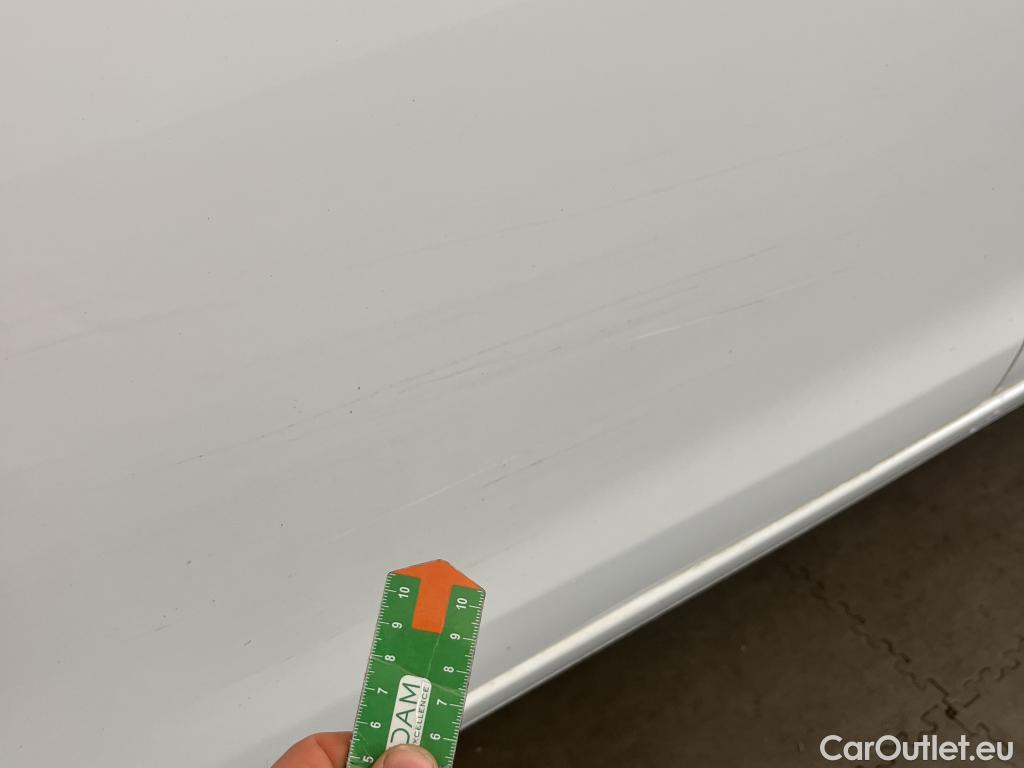  Peugeot  308 PEUGEOT  / 2017 / 5P / berlina con portón 5p Active Pack BlueHDi 130 S&S (AC) #9