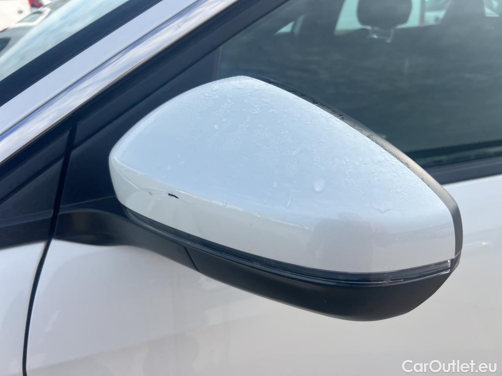  Peugeot  3008 PEUGEOT  / 2020 / 5P / todoterreno 1.5 BlueHDi 96kW (130CV) S&S Active Pack (AC4) #27