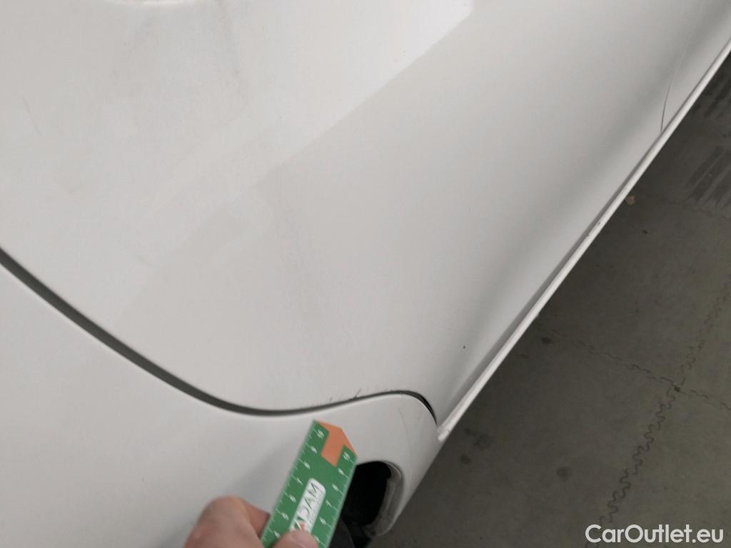  Toyota  Yaris TOYOTA  / 2017 / 5P / berlina con portón 1.5 100H Active #10