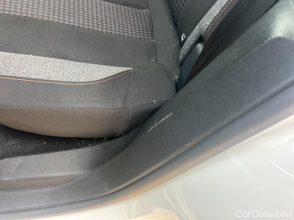  Peugeot  3008 PEUGEOT  / 2020 / 5P / todoterreno 1.5 BlueHDi 96kW (130CV) S&S Active Pack (AC4) #15