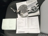  Toyota  Yaris TOYOTA  / 2017 / 5P / berlina con portón 1.5 100H Active #9