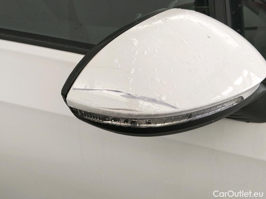  Volkswagen  Golf  VOLKSWAGEN / 2020 / 5P / berlina con portón Life 2.0 TDI 85kW (115CV) (CM) #19